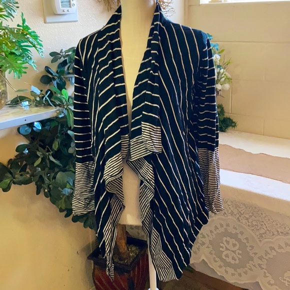 Sweater - Picture 5 of 5